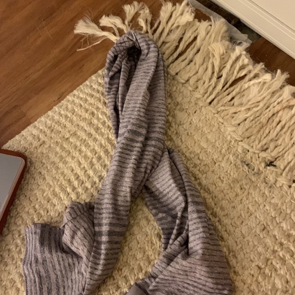 Lulu vinyasa scarf - Picture 3 of 6